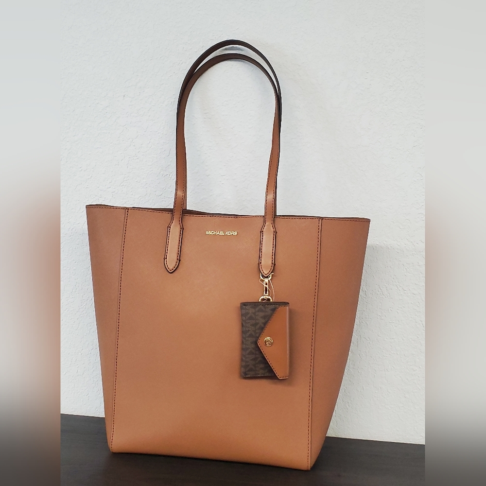 Michael Kors Vincent Large Saffiano Leather Tote Bag with Card Case Luggage